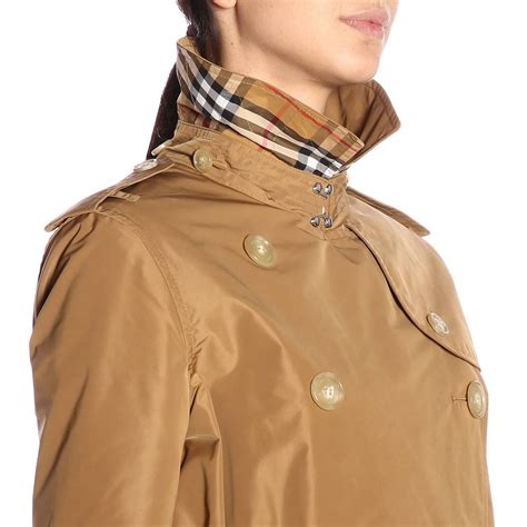 modelli impermeabile burberry|Il trench Burberry .